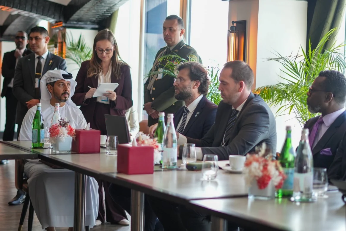 En Dubái, Colombia se reunió con miembros del Grupo Empresarial G42 de Emiratos Arabes Unidos