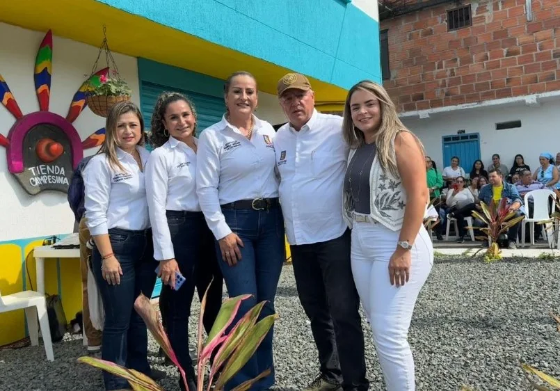 Alcalde Roberto Jiménez inauguró la primera Tienda Campesina de Dosquebradas