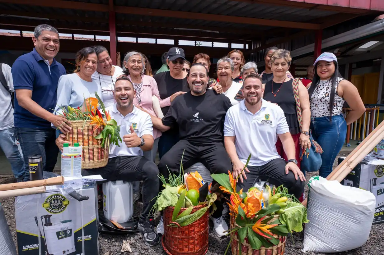 Otra millonaria entrega del gobernador en insumos agrícolas, esta vez para campesinos de Altagracia