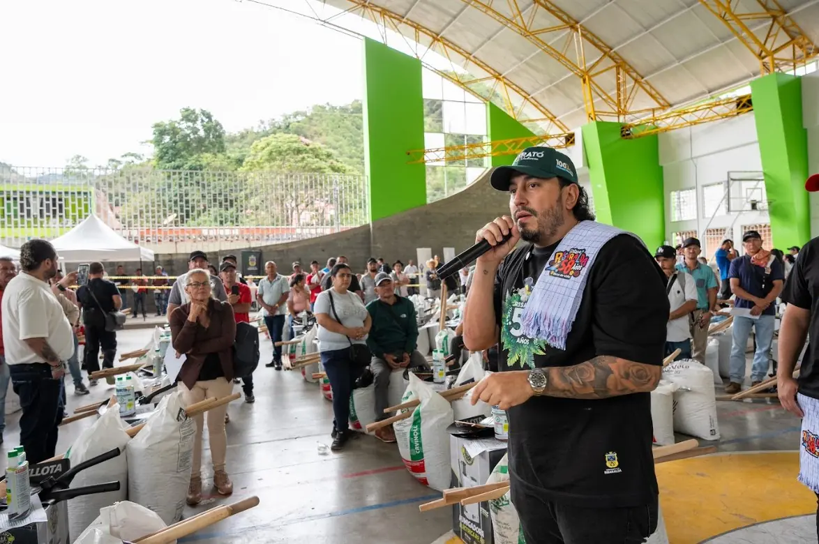 Gobernador anuncia desde Mistrató inversiones históricas para el campo y la infraestructura vial de Risaralda