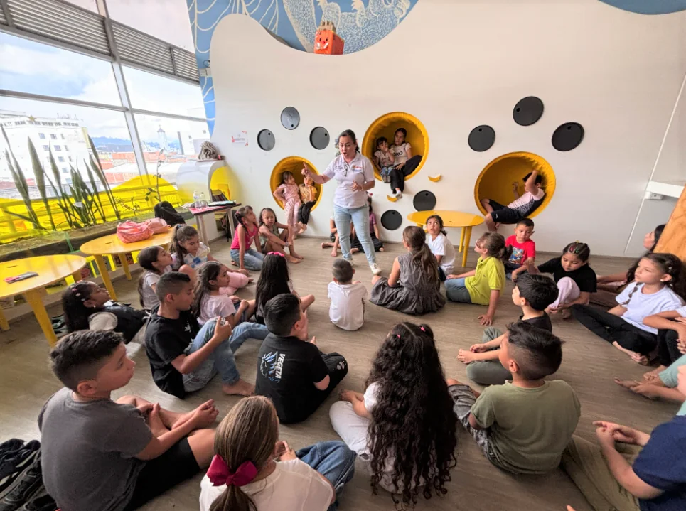 Salas infantiles de la Biblioteca Pública Ramón Correa Mejía: un mundo de lectura, juego y diversión