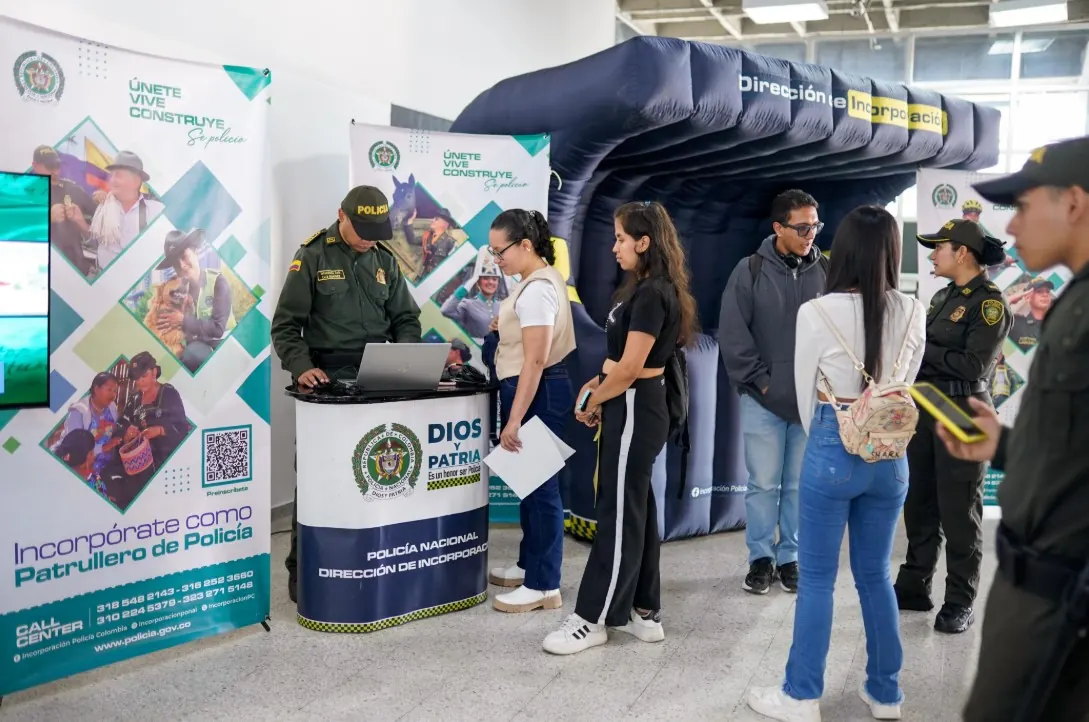 Con feria de empleabilidad, Alcaldía de Pereira impulsa la inserción laboral juvenil