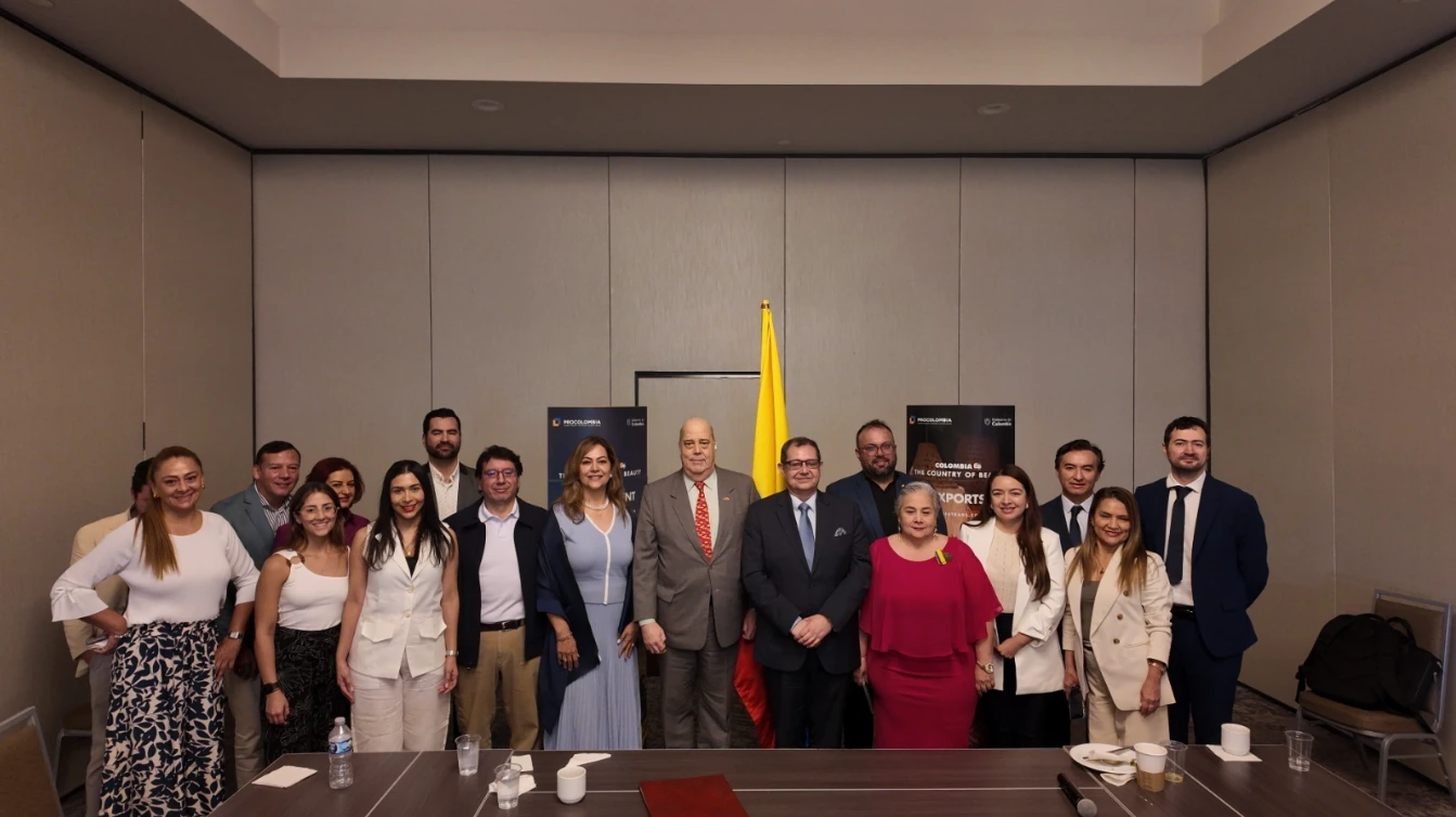 Embajador de Colombia en EE. UU. fortalece lazos con autoridades, empresarios y comunidad en visita a la ciudad de Orlando en el Estado de la Florida