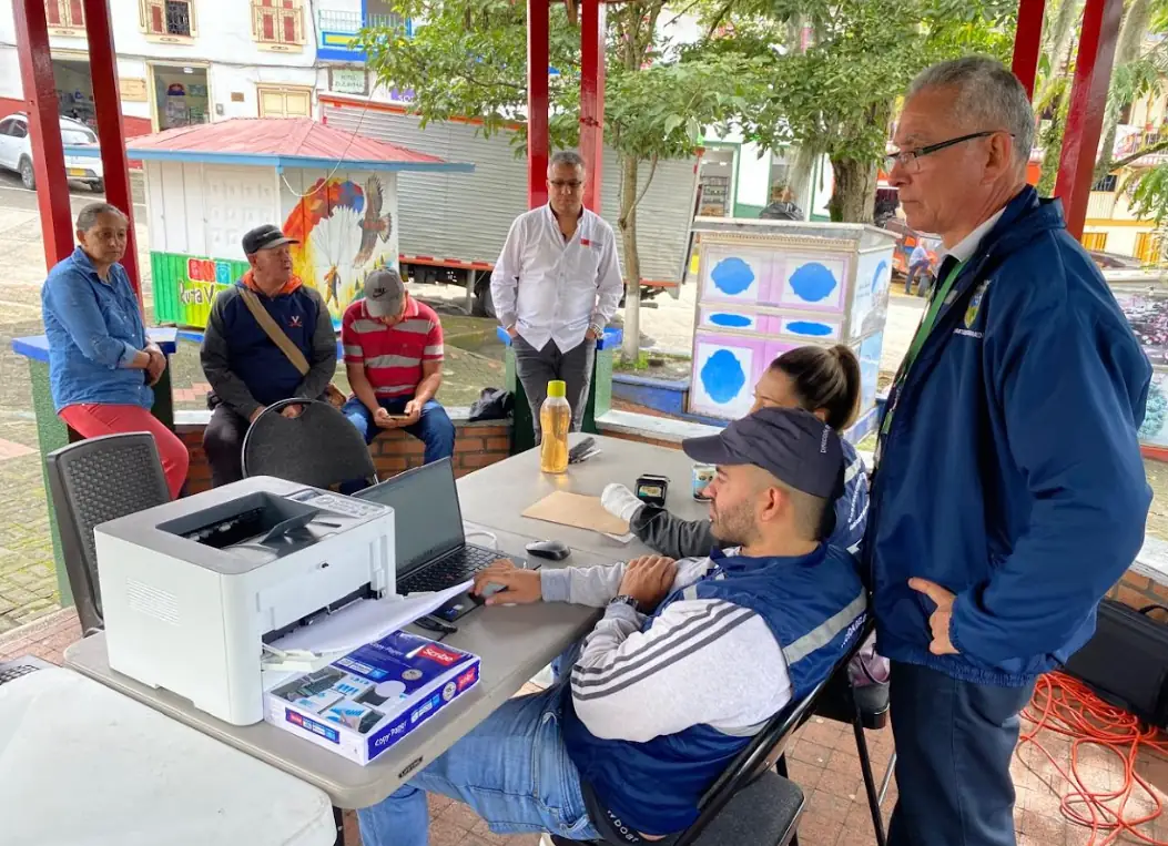 130 propietarios de vehículos respondieron a la caravana de Impuesto Vehicular en Apía y Santuario