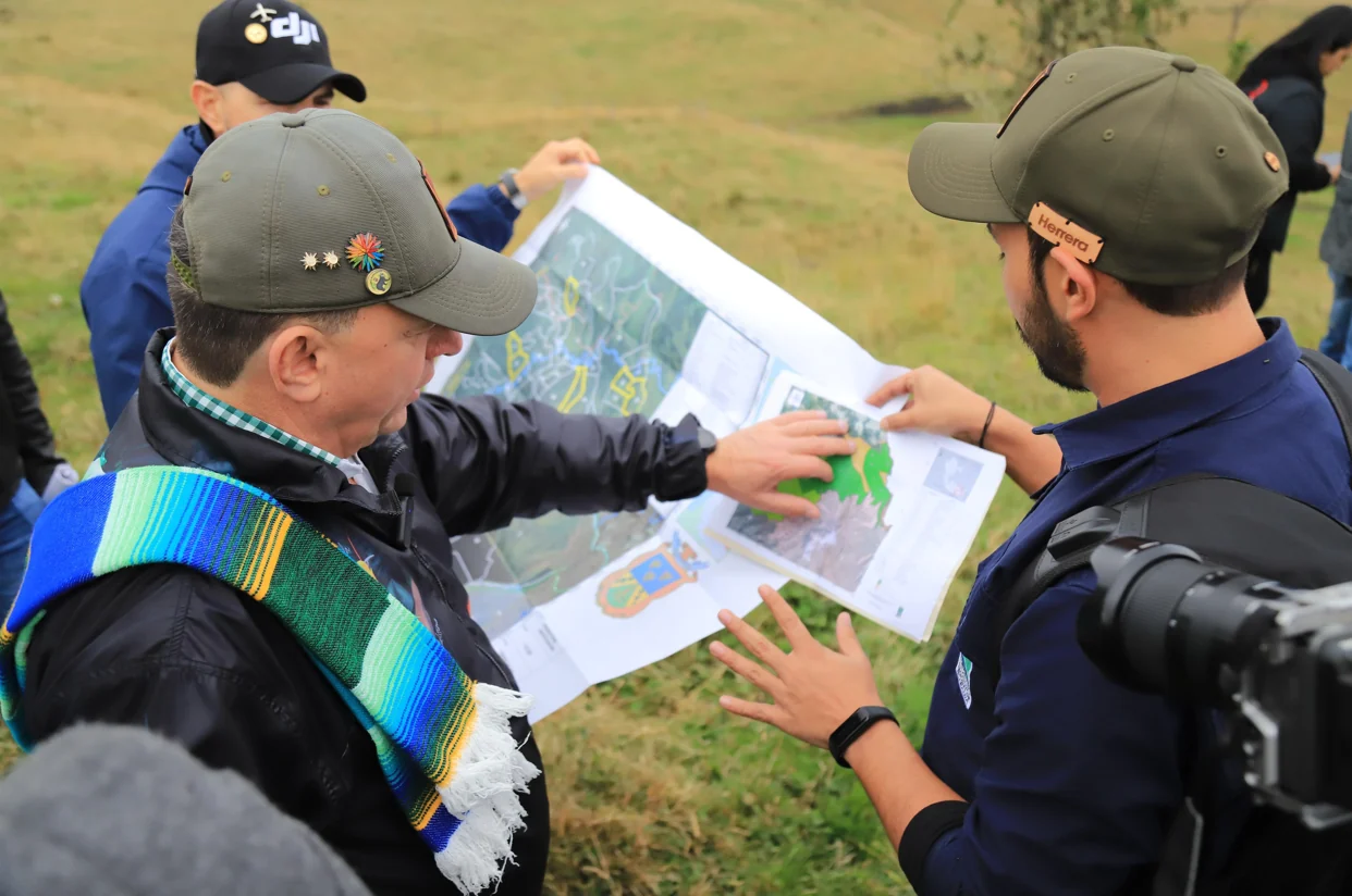 El director de la CARDER recibió simbólicamente 196.71 hectáreas para la conservación ambiental