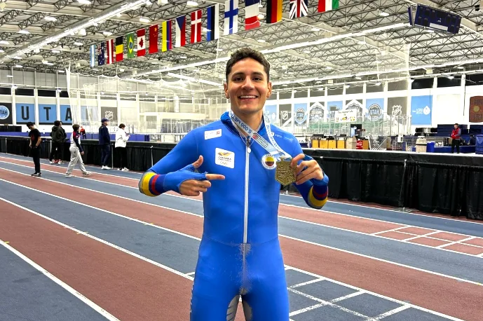 Deportista apoyado por la Gobernación de Caldas se coronó campeón en su debut en el patinaje sobre hielo
