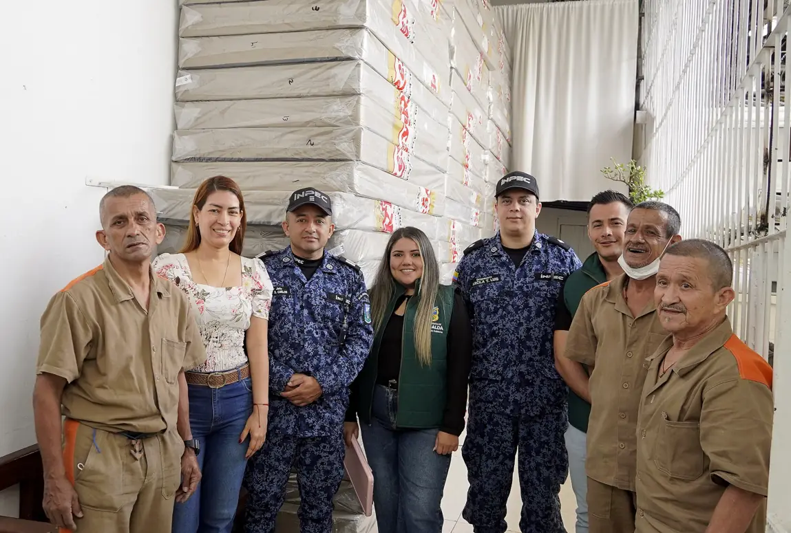 Gobernación entregó colchonetas a personas privadas de la libertad en Pereira y Santa Rosa de Cabal