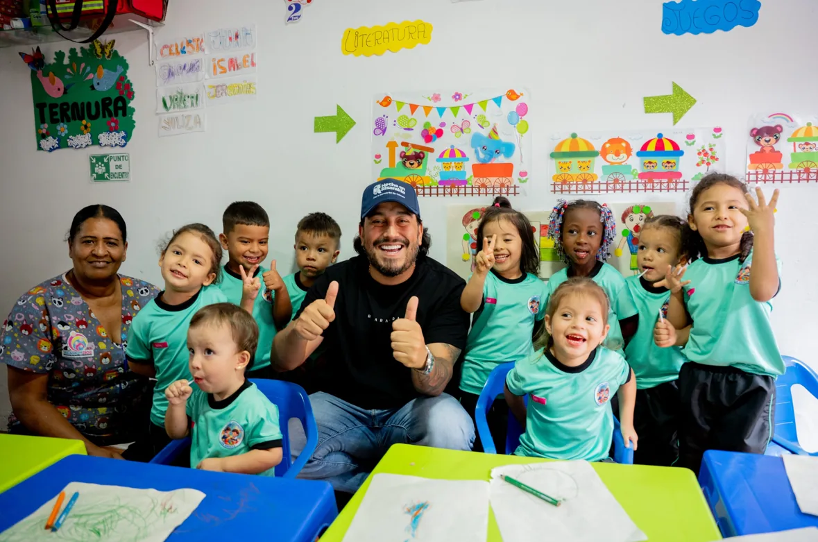 Gobernador anuncia cerca de 10 mil millones de pesos para más mejoramientos de vivienda