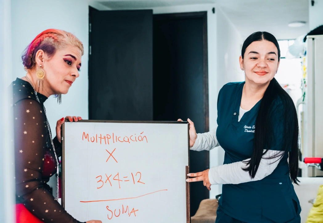 En Pereira, estudiantes con discapacidad o enfermedad reciben sus clases en casa