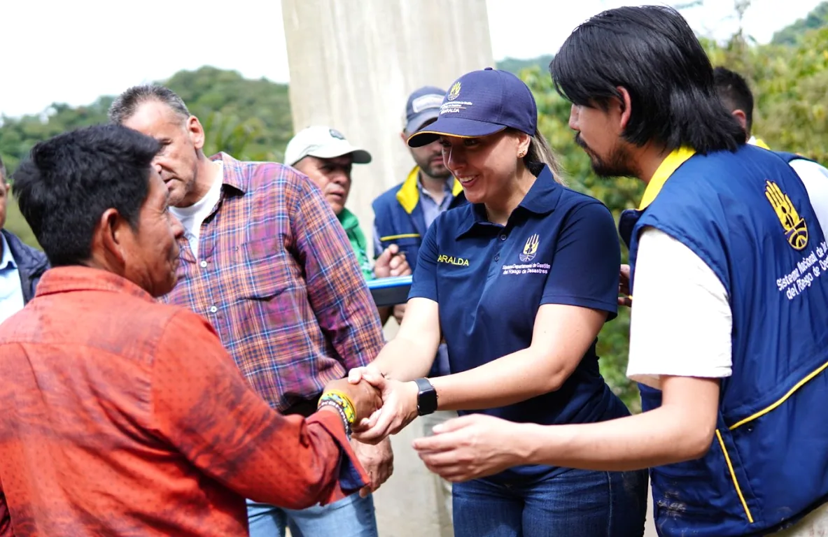 Puentes peatonales en comunidad indígena de Pueblo Rico tienen un avance del 75%