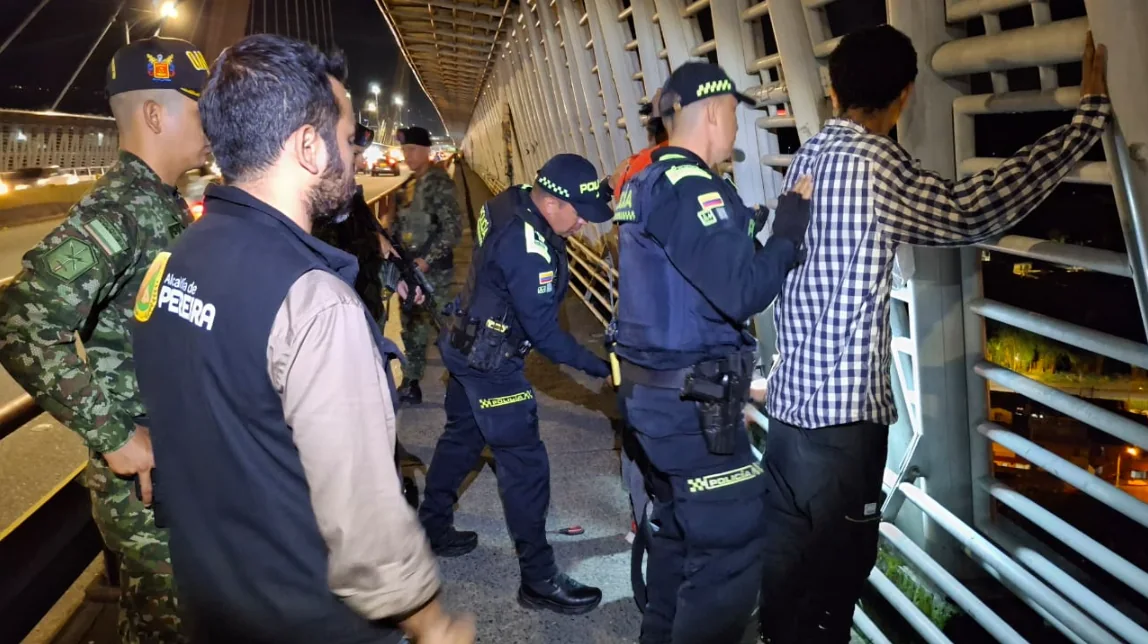 La Alcaldía, Policía y el Gaula del Ejército, vigilan el Viaducto César Gaviria Trujillo