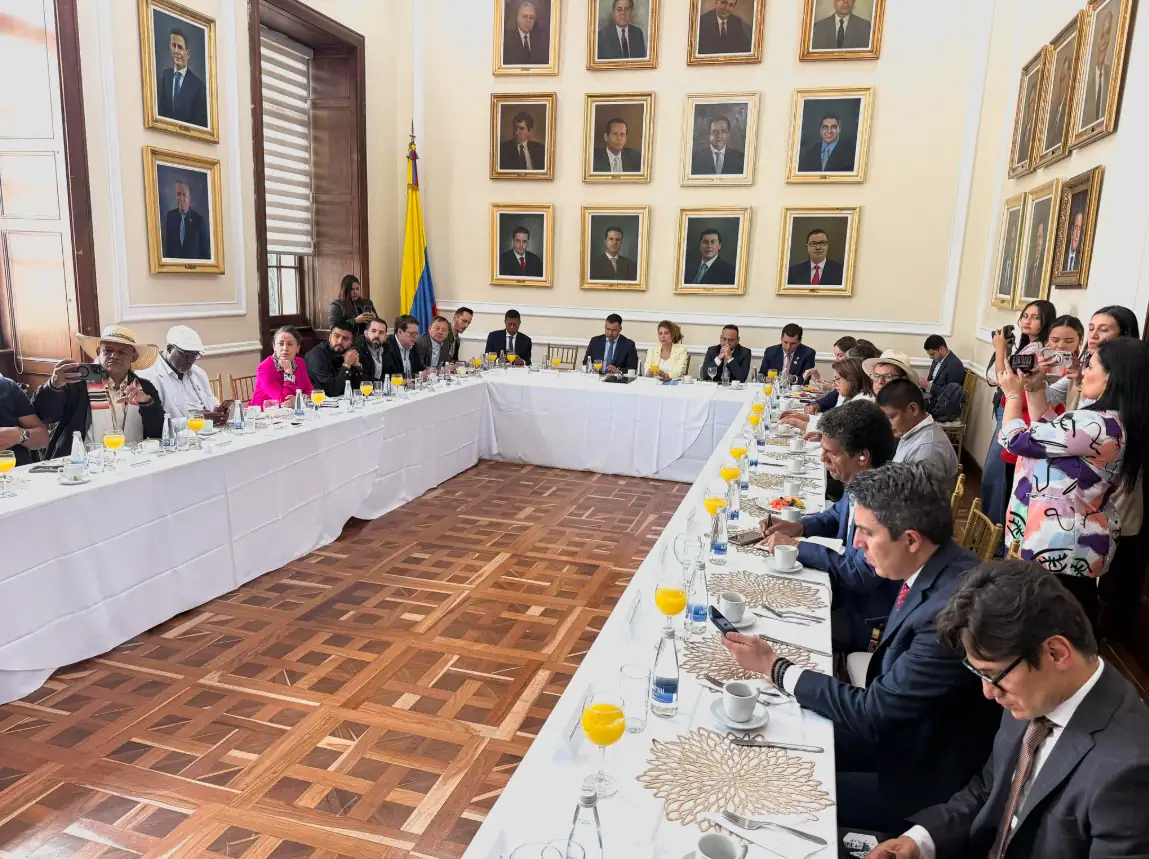 MinTIC y MinCiencias socializaron borrador de proyecto de ley para el desarrollo de la inteligencia artificial en el país