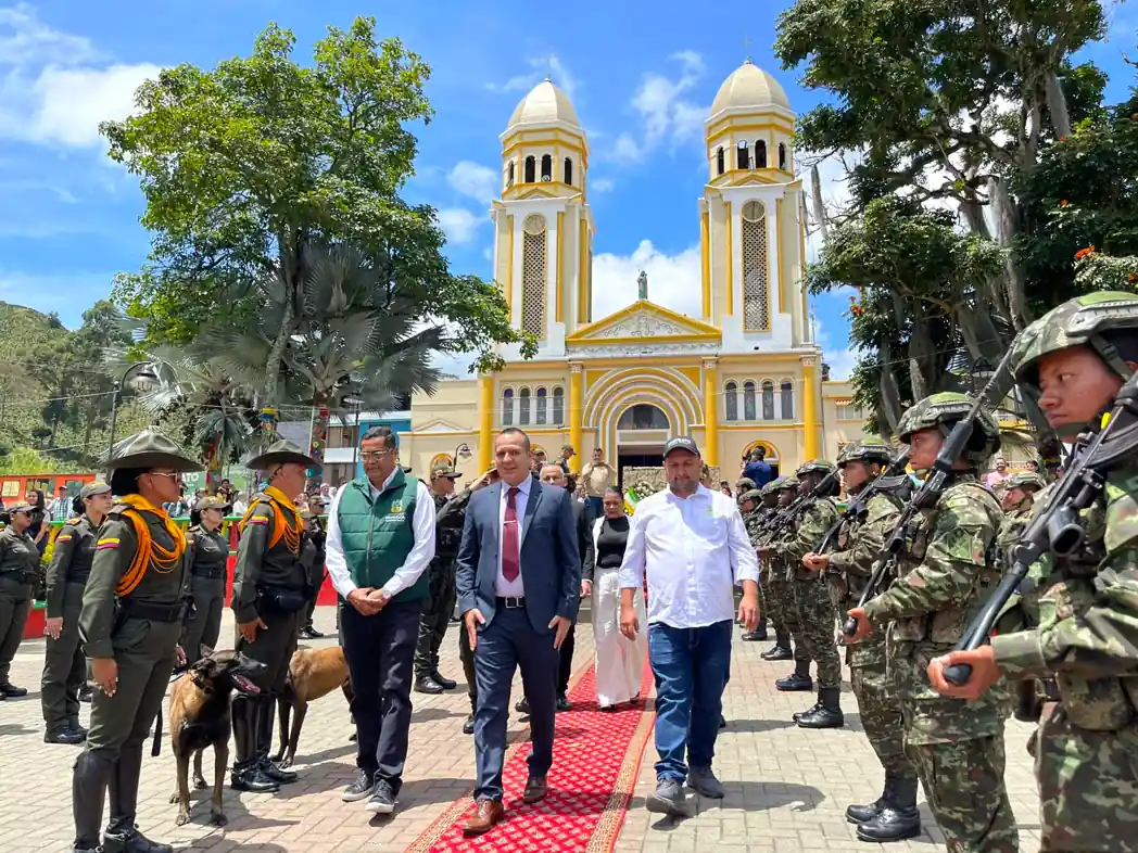 Mistrató celebra su centenario con jornada de bienestar animal y orientación militar