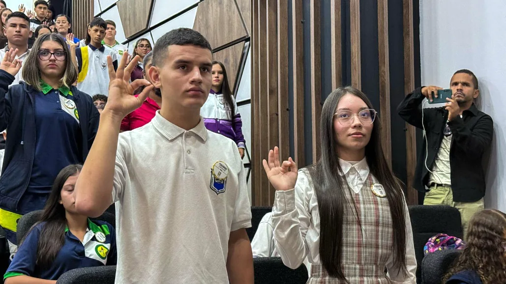 Entusiasmo y compromiso mostraron los nuevos personeros y contralores estudiantiles de Dosquebradas