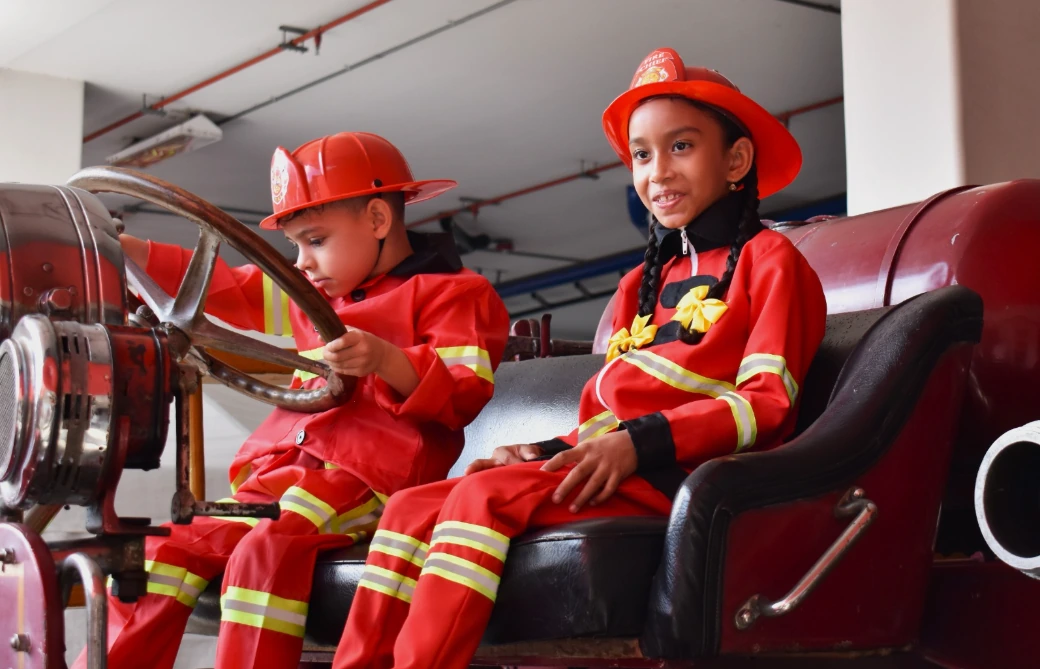 El Cuerpo Oficial de Bomberos Pereira forma a los pequeños guardianes de la ciudad