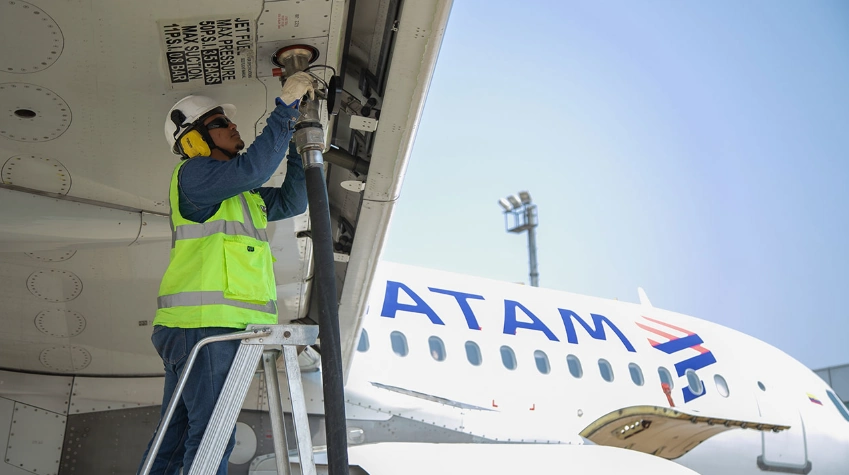 Ecopetrol y LATAM avanzan hacia la descarbonización de la aviación con producción y uso de JET A1 coprocesado