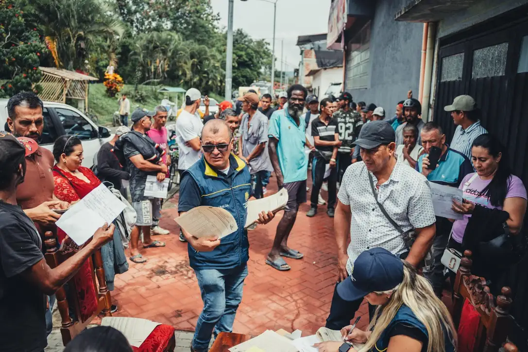Gobernación de Risaralda entregó mercados a los areneros y paleros del municipio de La Virginia