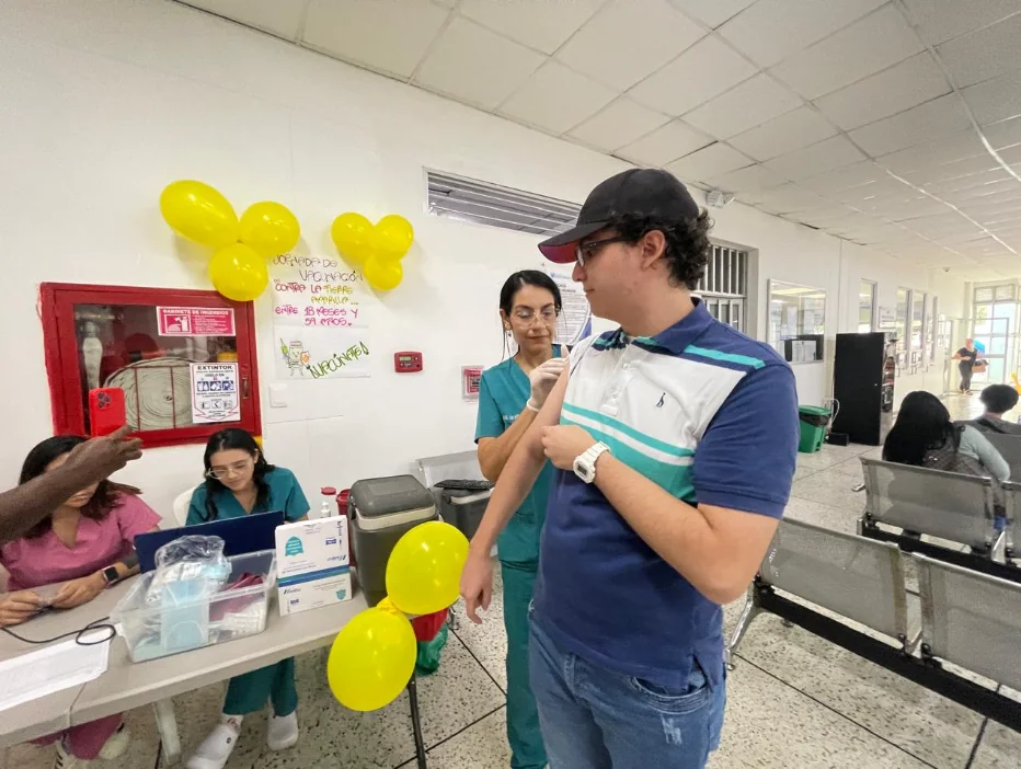 Dosquebradenses se vacunan contra la Fiebre Amarilla