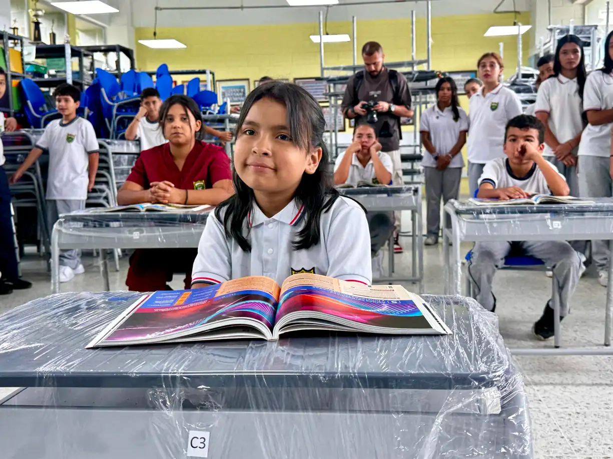 Gobernación de Risaralda dotó con mobiliario nuevo a 12 sedes rurales de la I. E Pedro Uribe