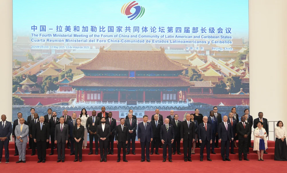 ‘Ya entramos a la Ruta de la Seda’: Presidente de Colombia tras la firma de histórico plan de cooperación con China para estrechar lazos económicos, tecnológicos y culturales