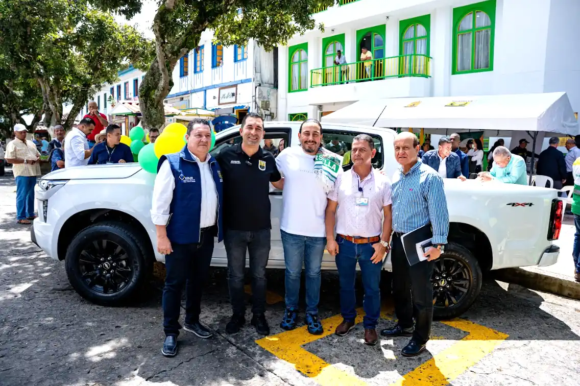 Gobernación de Risaralda dotó con una camioneta al hospital del municipio de Marsella