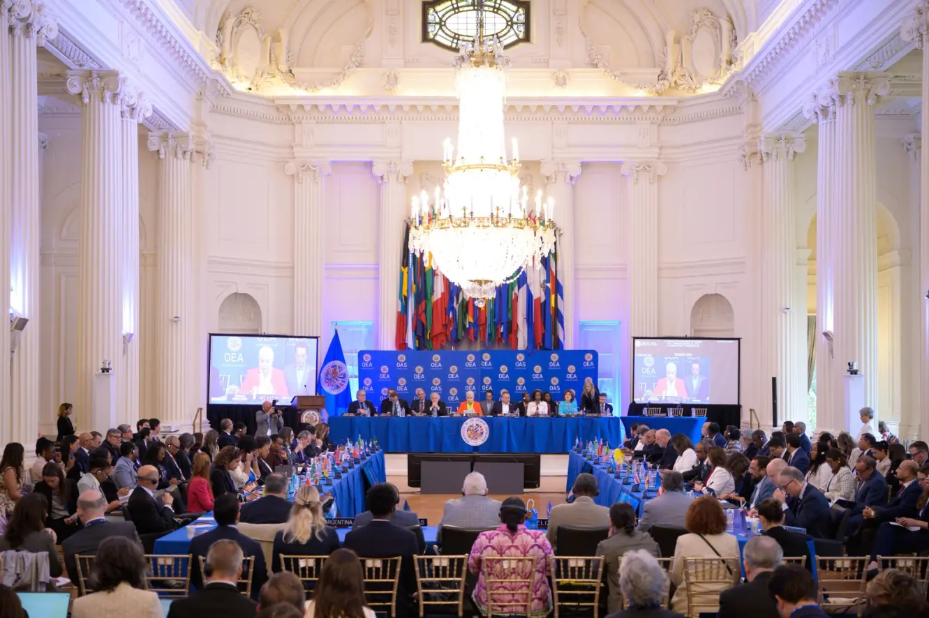 Con 19 votos a favor, Laura Gil, candidata colombiana, es elegida Secretaria General Adjunta de la OEA para el periodo 2025–2030.