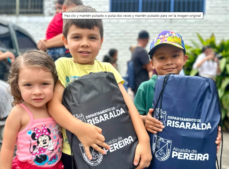 Cumpliendo con la decisión de la comunidad de Perla del Otún, la Alcaldía de Pereira entregó 1.193 kits escolares