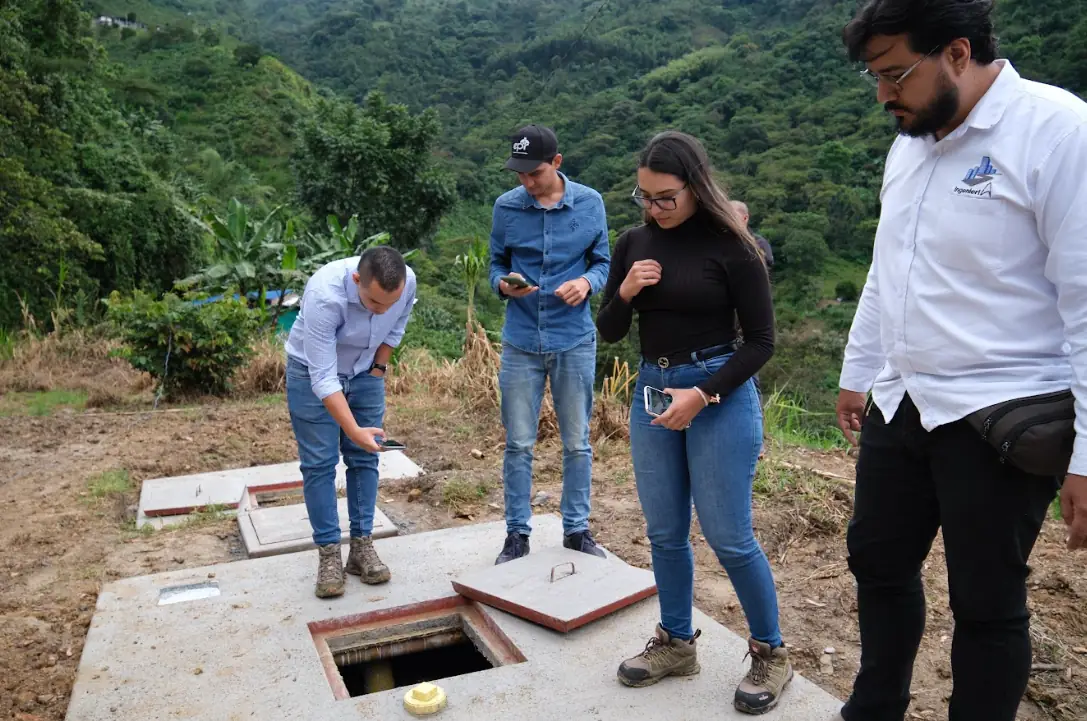 Avanza la instalación de pozos sépticos en Apía para mejorar la calidad de vida rural