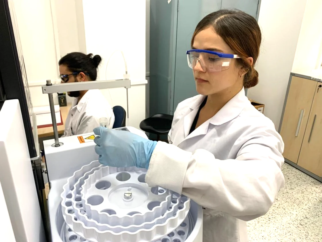 La UTP avanza en acreditación de laboratorios con estándares internacionales