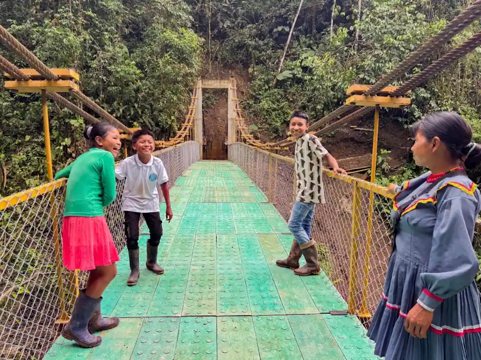 Finaliza construcción de puentes peatonales que benefician más de 3.800 indígenas de Pueblo Rico