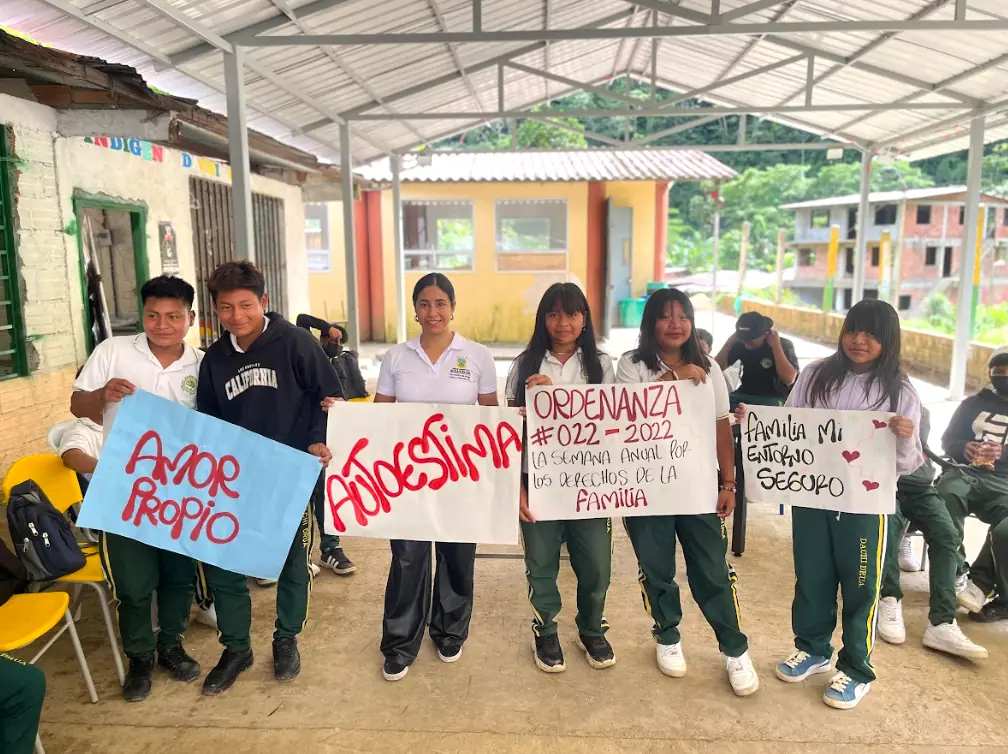 Conmemoramos la Semana de la Familia en el corazón del resguardo indígena Embera Chamí.