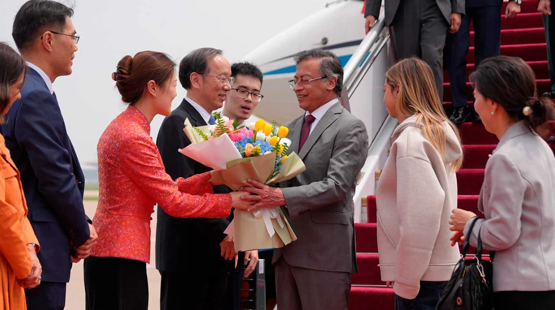 Colombia consolida su liderazgo internacional con visita oficial a la República Popular China