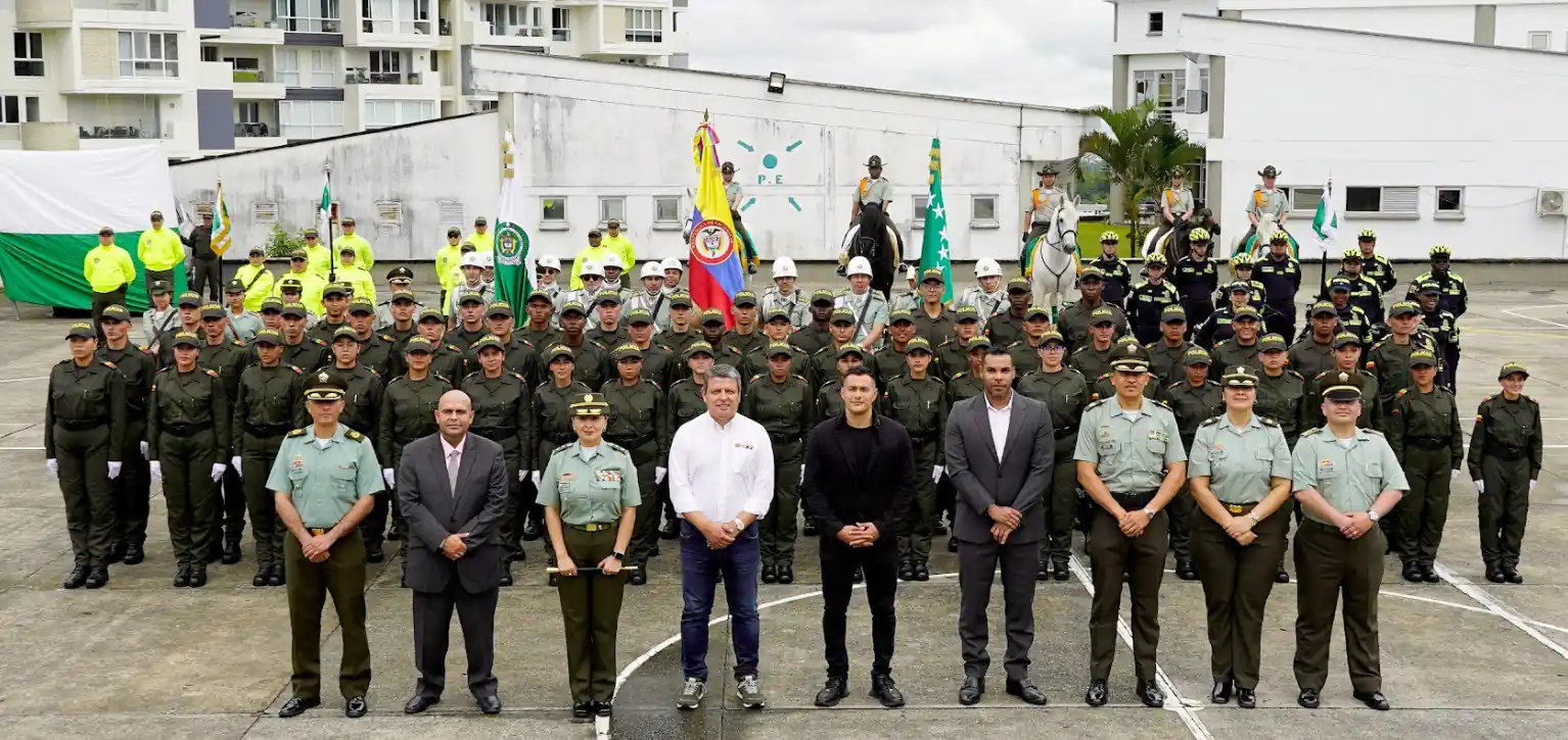 Auxiliares de Policía juraron bandera para servir a la seguridad de Risaralda