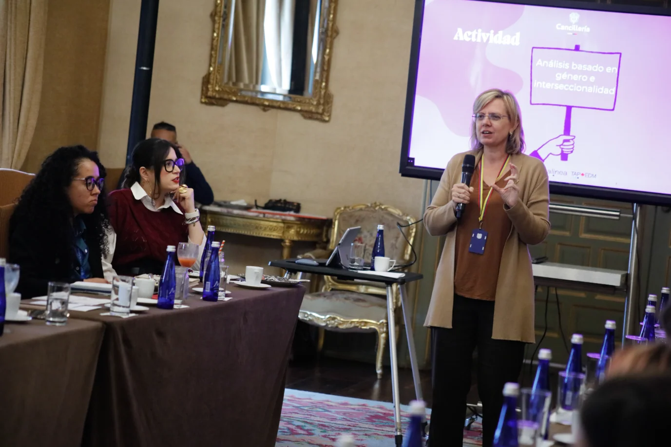 Análisis de género: Una herramienta para poner en práctica la Política Exterior Feminista