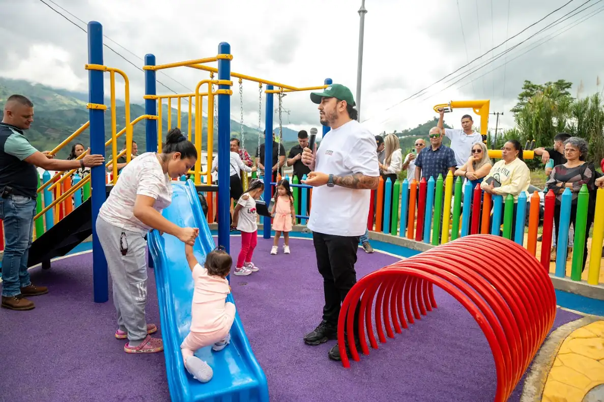 Gobernación impulsa la modernización de espacios públicos con seis nuevos parques recreativos