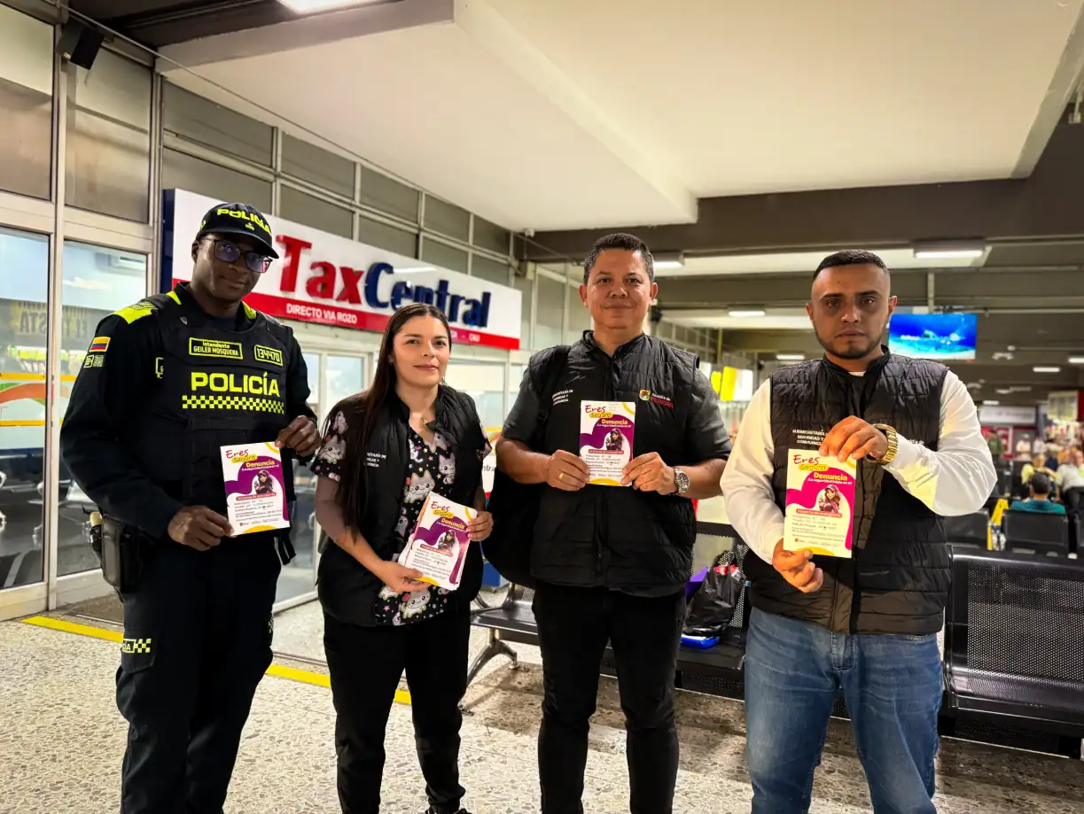 Pereira fortalece la prevención de la violencia contra las mujeres con jornada pedagógica en la Terminal de Transporte