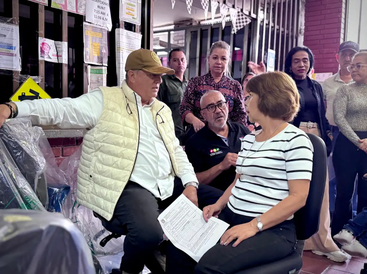 La transformación del alcalde Roberto Jiménez se gesta desde el interior de su Administración.