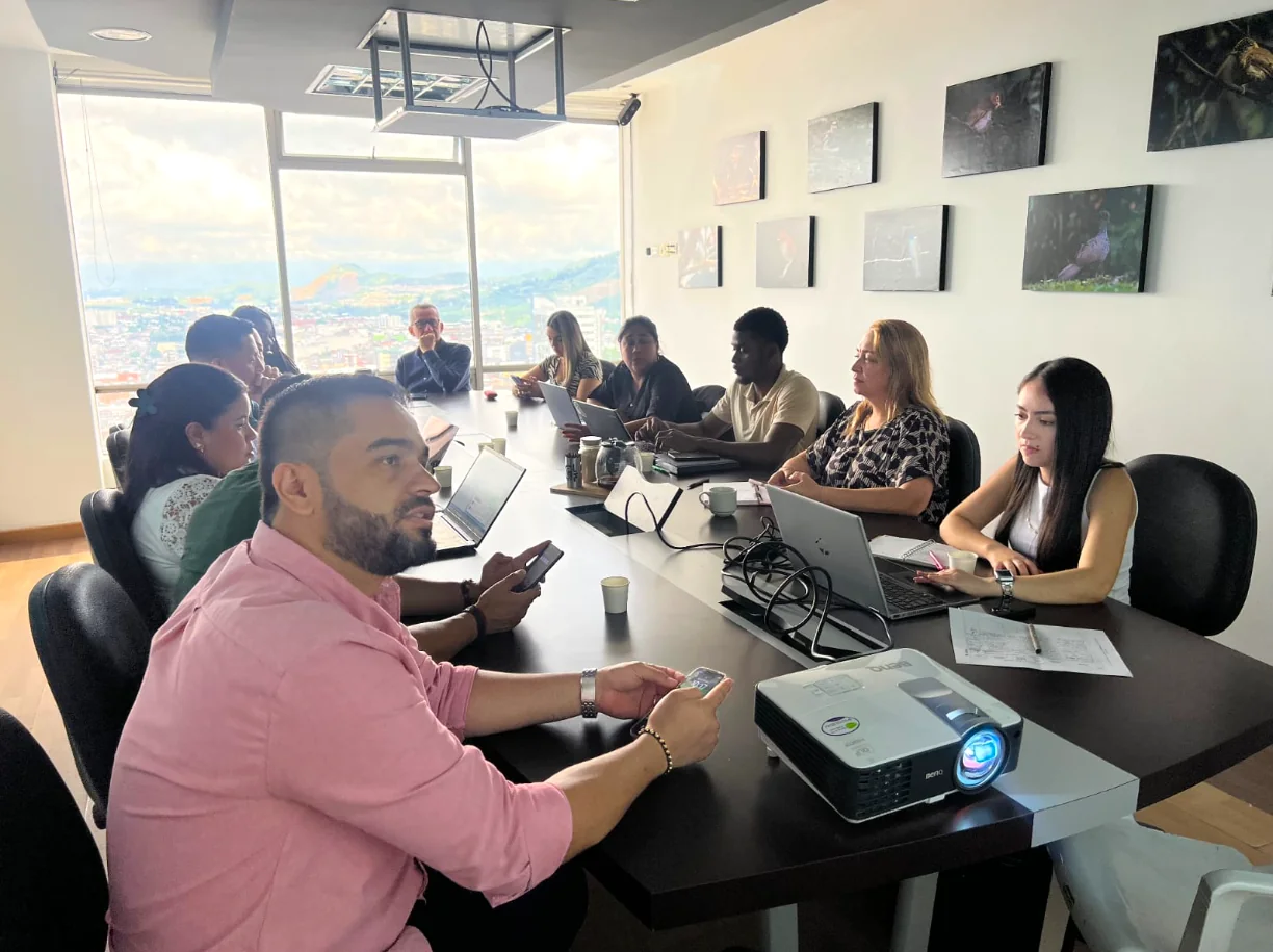 Pereira avanza en la estructuración de proyecto piloto educativo, con cooperación de compañías de TI rusas y locales