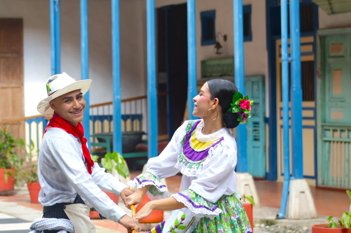 María Camila Parra y Juan Manuel Castaño representarán a Marsella en el XXXI Concurso de Pareja Reina del Folclor Colombiano en las fiestas Quinchía.