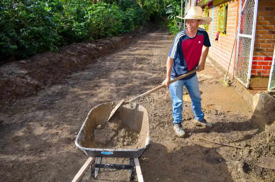 Donde la tierra se quebró, pero la esperanza se levanta: el gobernador lidera la reconstrucción en Belén de Umbría