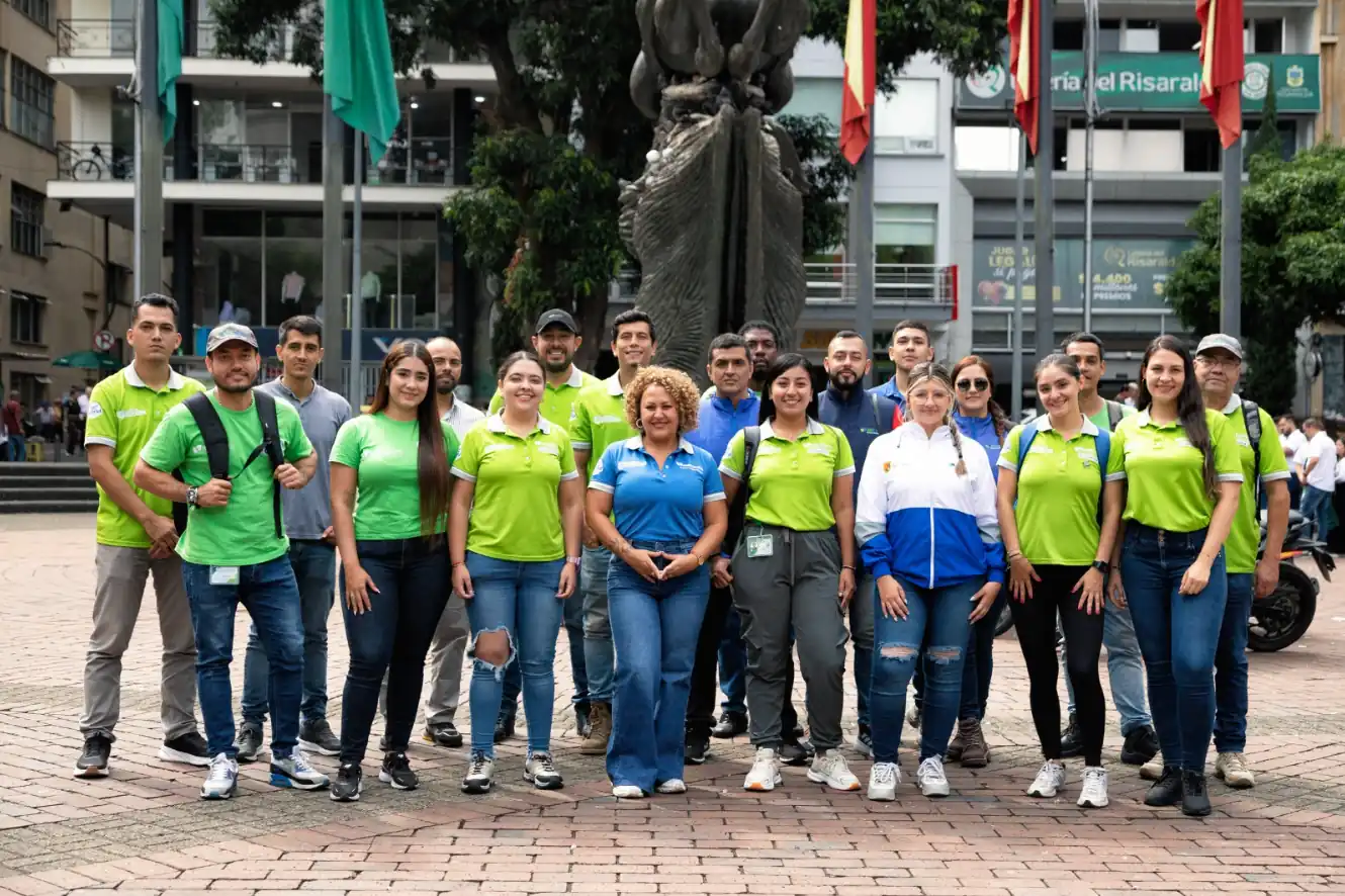Empresa de Aseo de Pereira lideró jornada de limpieza y embellecimiento de la Plaza de Bolívar