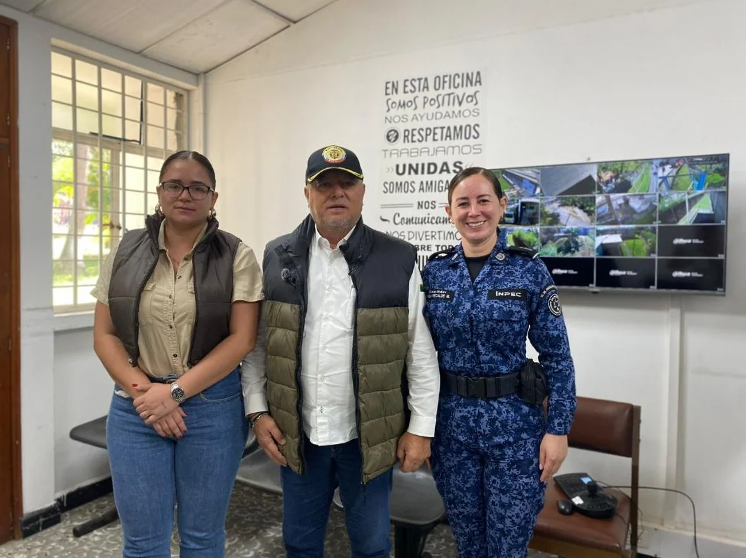 Dosquebradas refuerza seguridad en el Centro Penitenciario femenino La Badea con la entrega de 10 cámaras de vigilancia