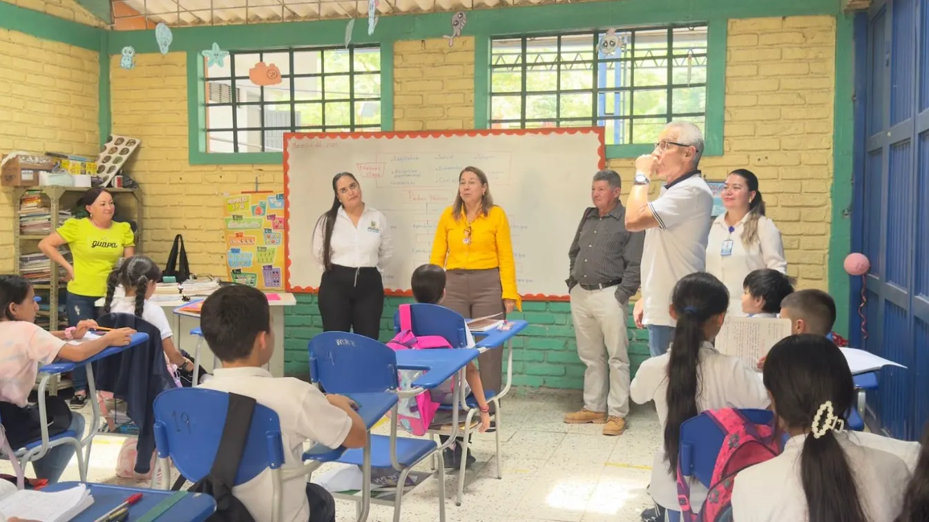 Risaralda asegura personal de servicios generales en colegios hasta agosto de 2026