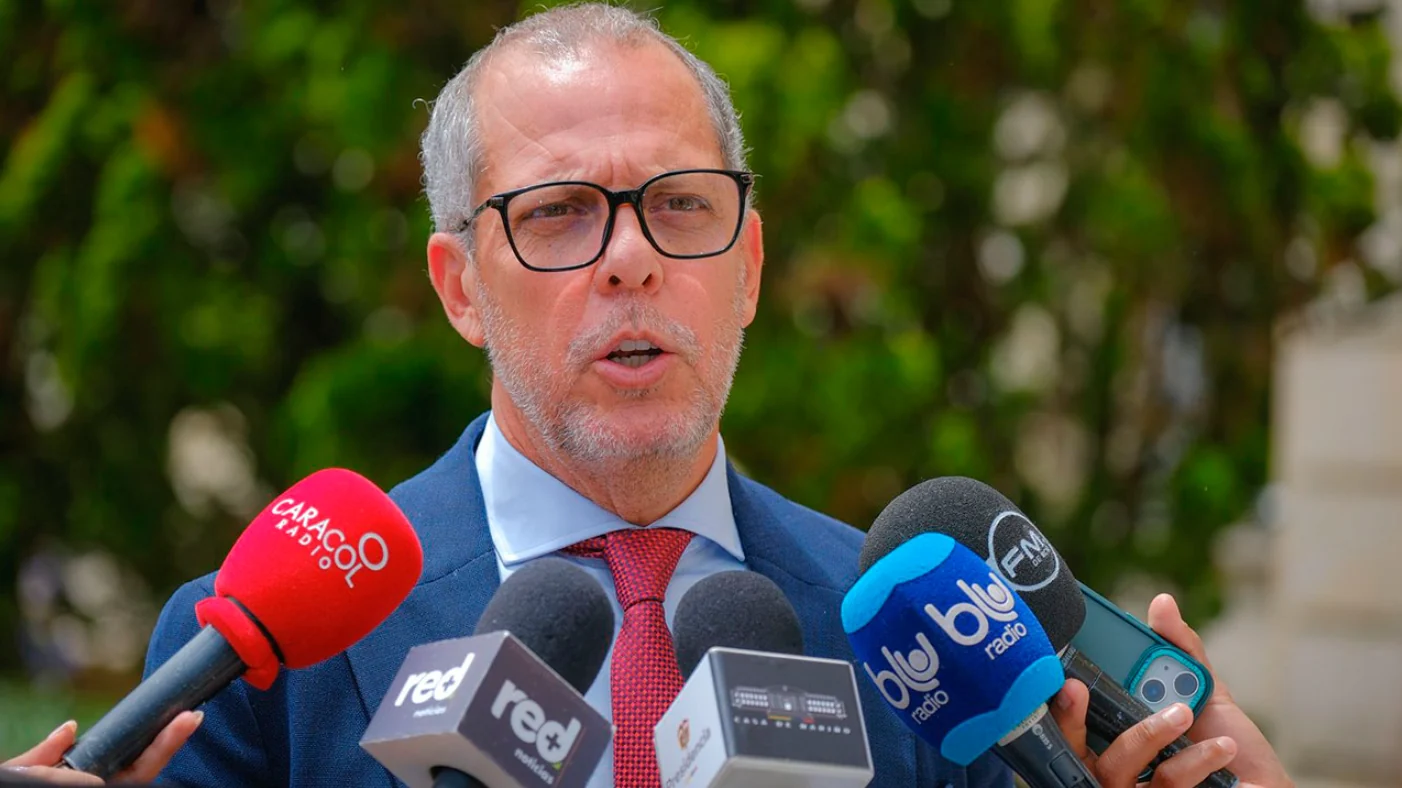 Gobierno garantiza «transición normal y tranquila» para expedición de pasaportes con Unión Temporal de Imprenta Nacional y Portugal