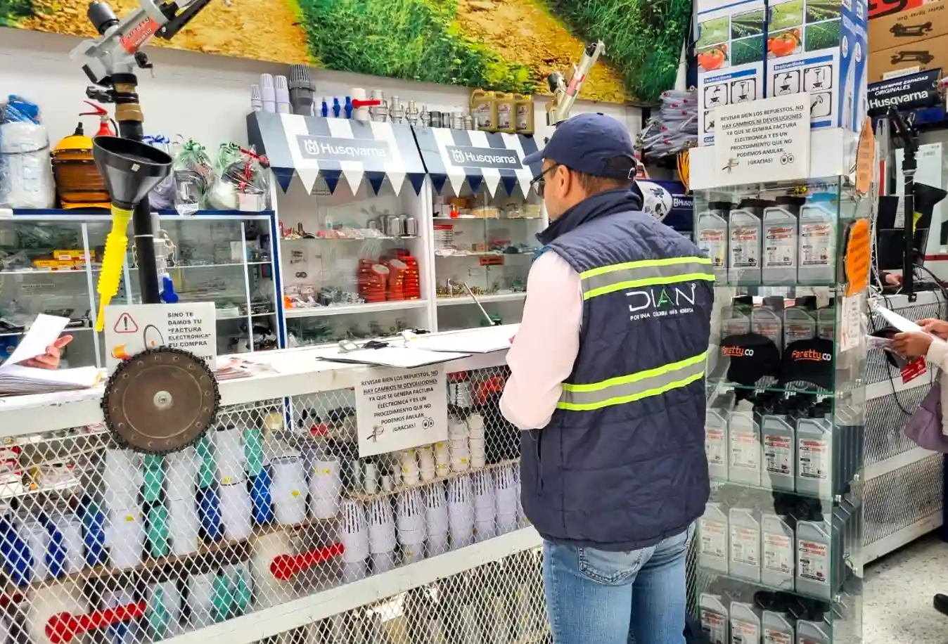 Dian imputará penalmente a más de 11.000 contribuyentes por no consignar retenciones e IVA