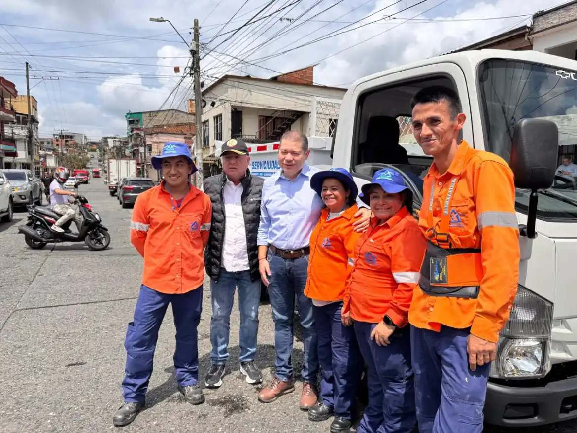 Una transformación sobre ruedas: el nuevo vehículo satélite de Serviciudad mejora la recolección de residuos en Dosquebradas