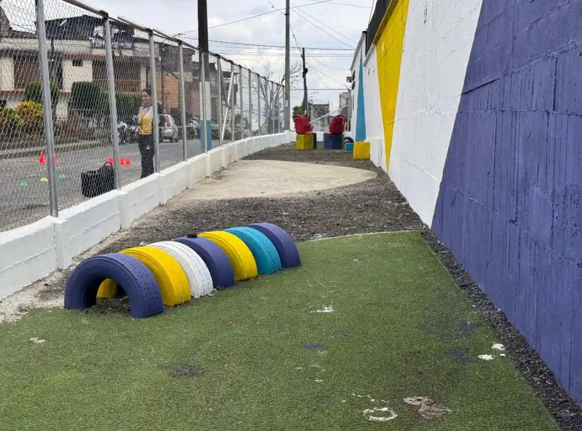 La transformación del alcalde Roberto Jiménez convirtió una ‘olla’ en un parque infantil