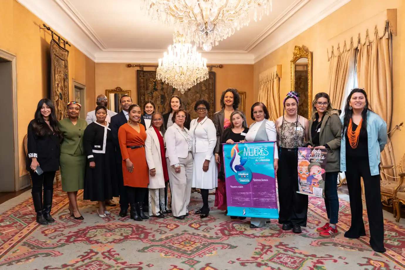 Viceministra de Relaciones Exteriores lideró el encuentro con mujeres empresarias del Programa “Ella Exporta a África” y la delegación de Sudáfrica