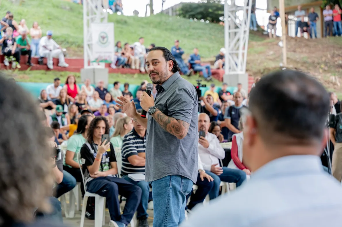 “Aquí cerré mi campaña y hoy les cumplo”: crónica de una promesa cumplida en la comuna Boston