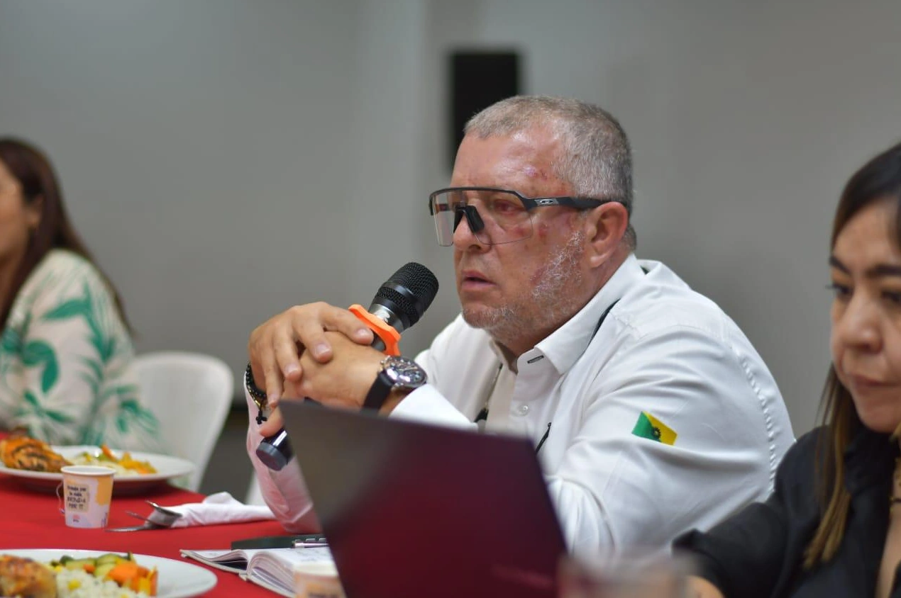 El alcalde Roberto Jiménez presentó ante el Gobierno nacional 12 proyectos clave para el desarrollo de Dosquebradas